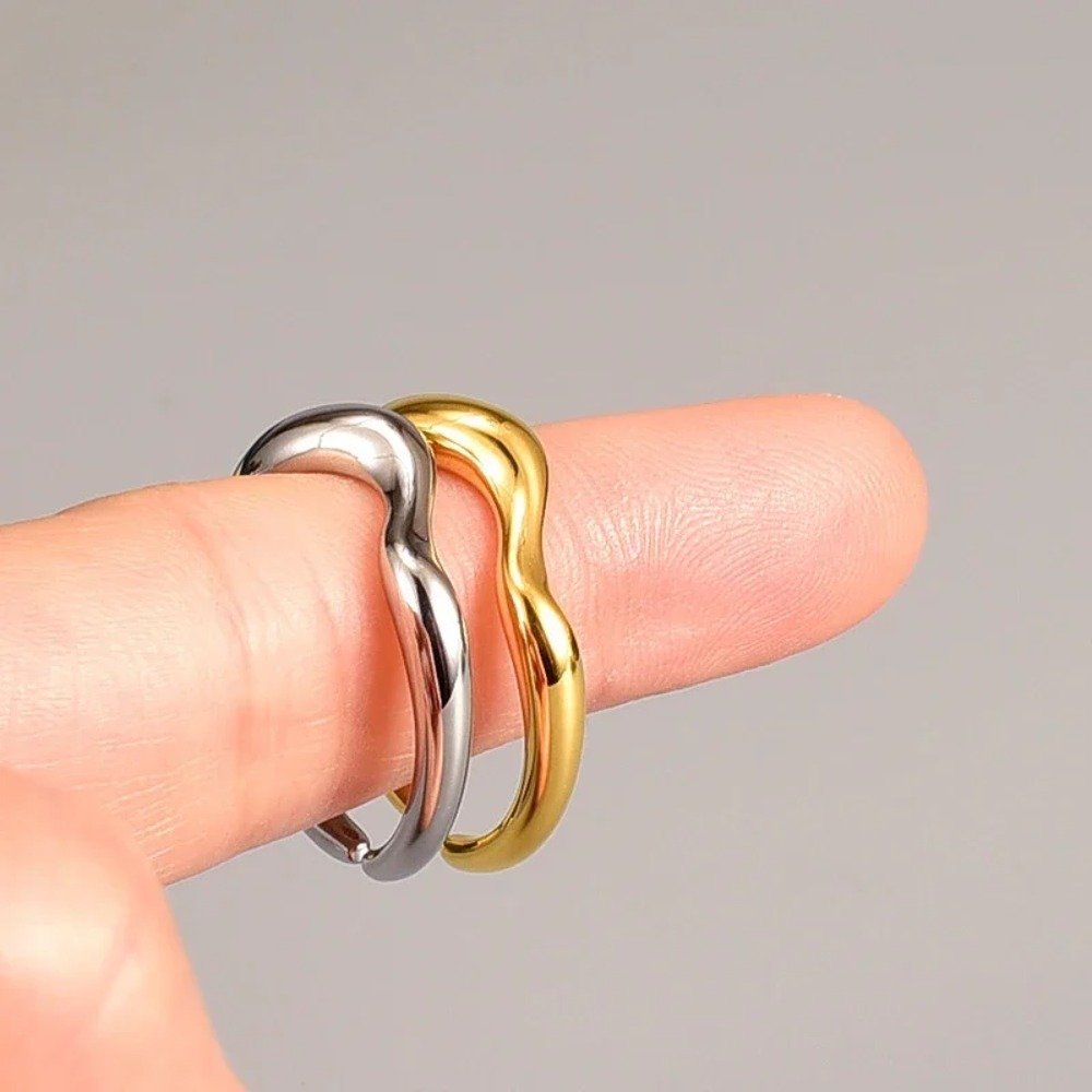 Minimalist Water Wave Ring |18K Gold - Image 3