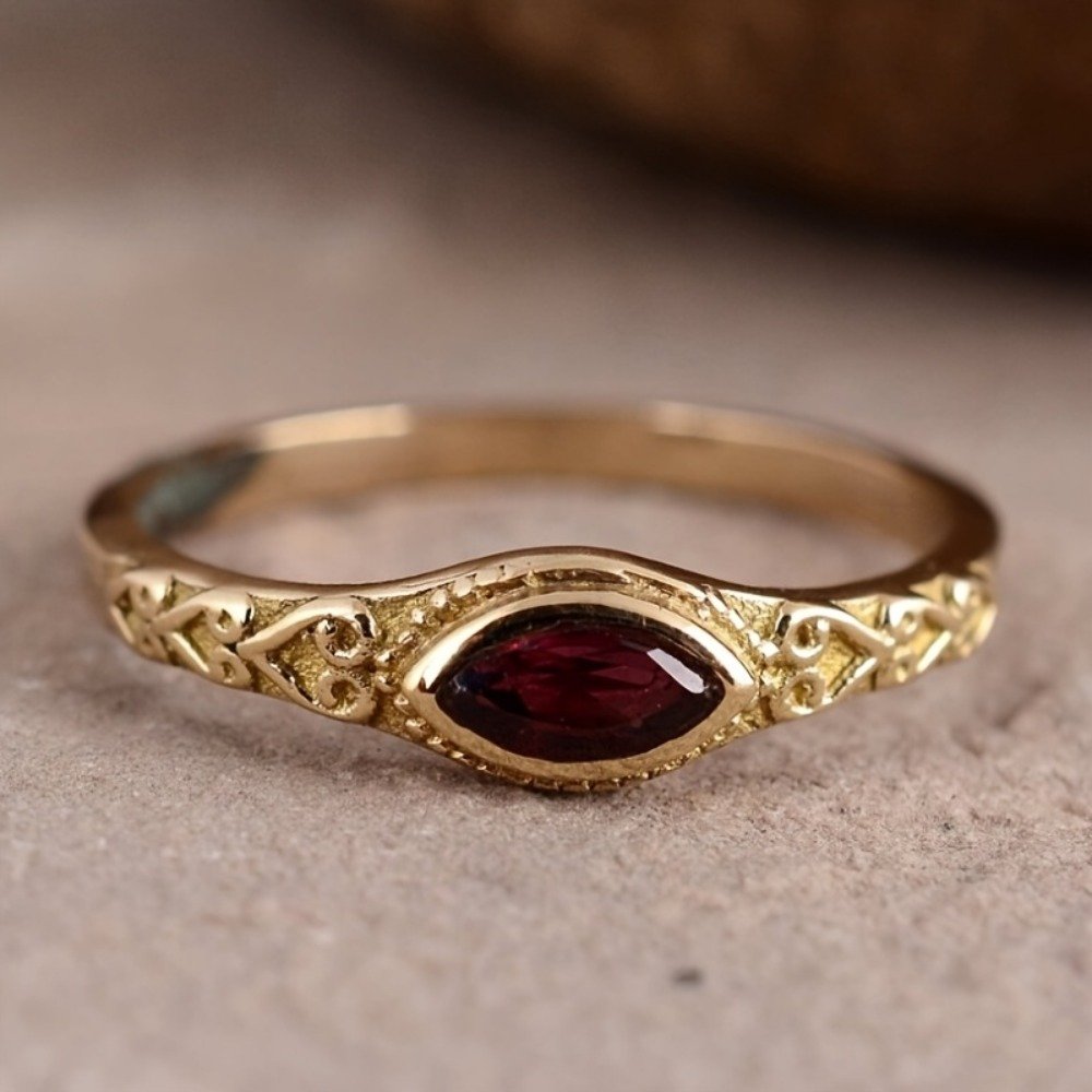 Vintage Red Cubic Zirconia Ring |24K Gold - Image 2