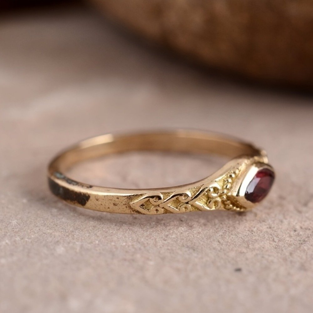 Vintage Red Cubic Zirconia Ring |24K Gold - Image 3